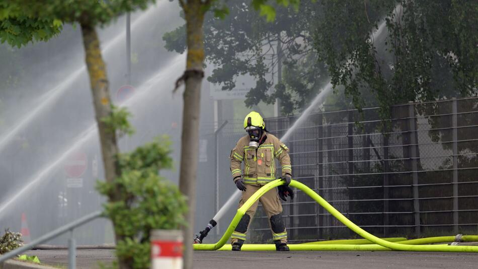 Brand in Metalltechnikfirma in Berlin-Lichterfelde