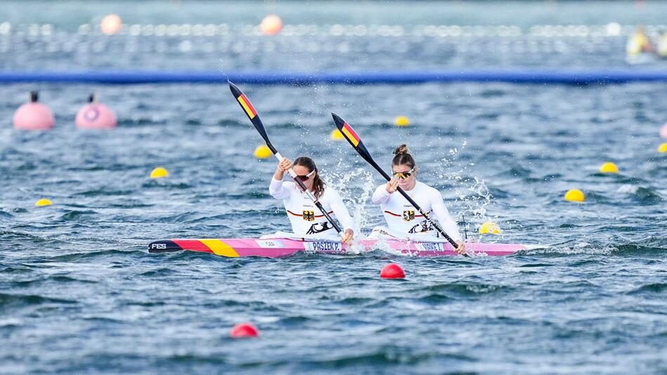 Paulina Paszek (l.) und Jule Marie Hake haben sich Bronze im Kajak-Zweier gesichert