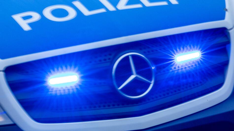 Polizeieinsatz mit Blaulicht