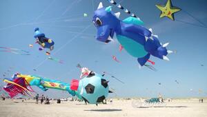 Ein Himmel voller Drachen: Farbenfrohes Spektakel an Dänemarks Küste