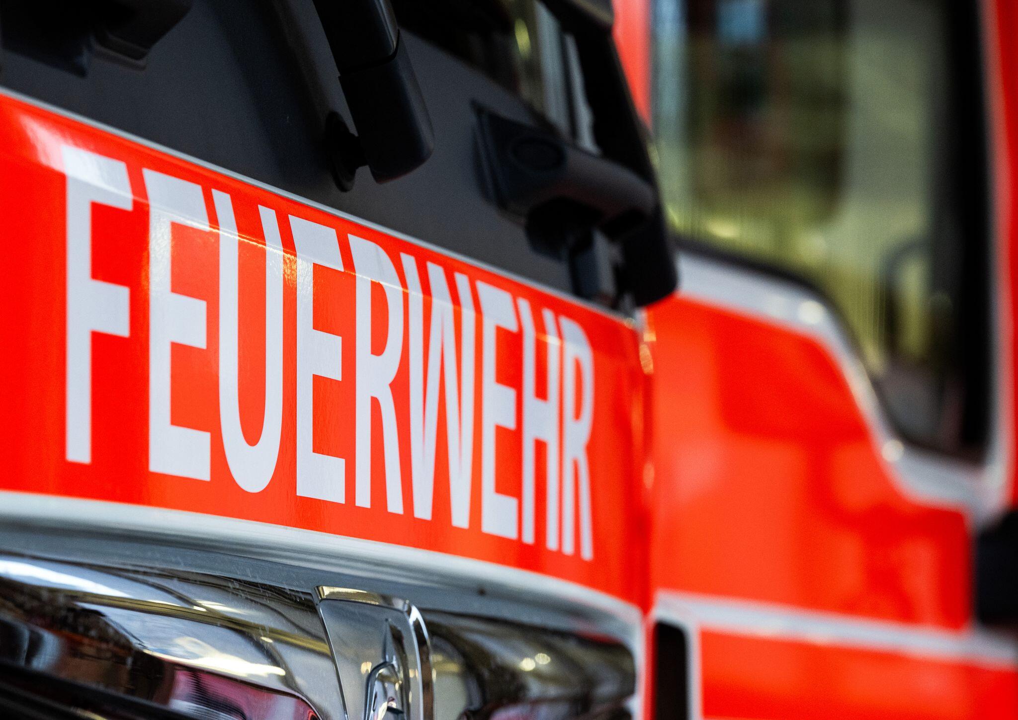 Restaurantdach in Flammen - hoher Sachschaden