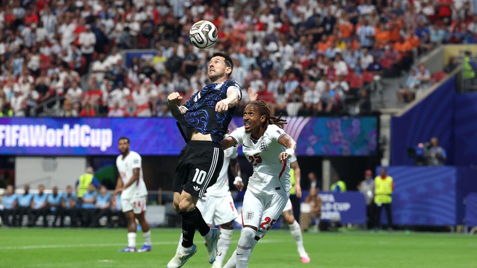 Umkämpfter Beginn zwischen England und Argentinien