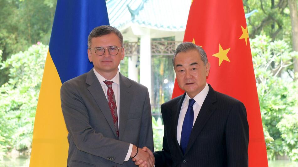 Ukrainischer Außenminister Kuleba in China