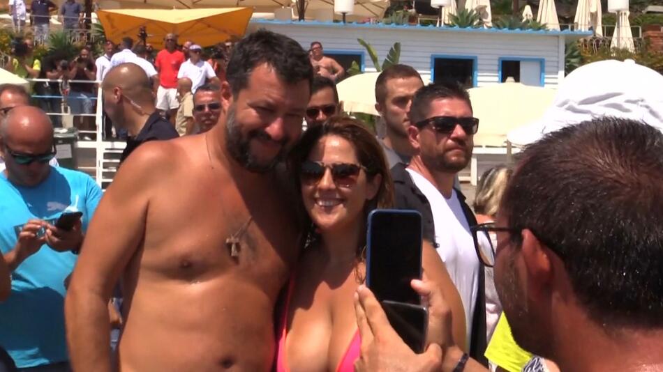 Matteo Salvini am Strand