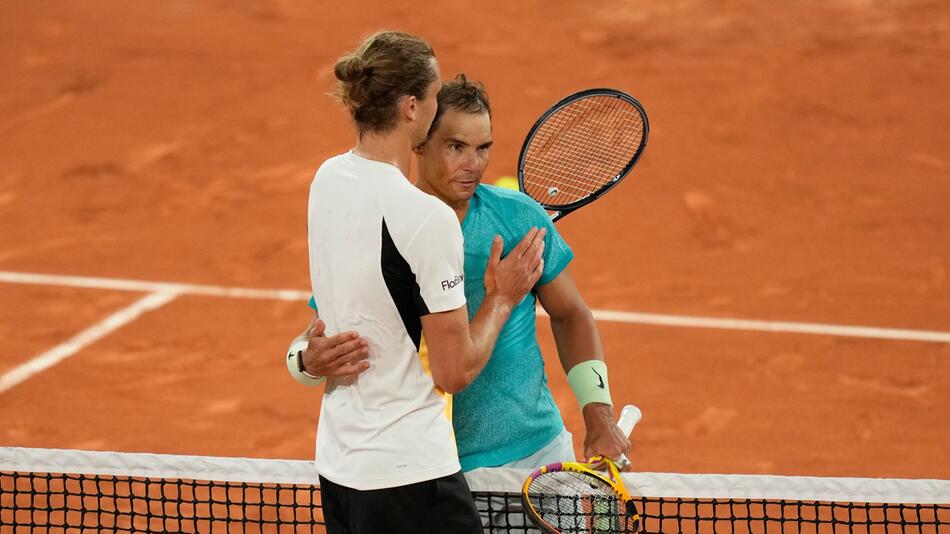 Alexander Zverev (l) und Rafael Nadal (r)