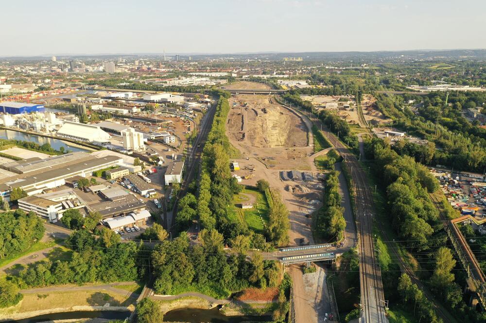 Blick auf künftige ICE-Werk-Baustelle in Dortmund