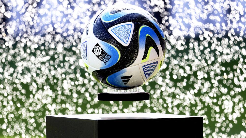 Der offizielle Spielball der Frauenfußball-WM 2023 am 12. Juni 2023 in Bremen