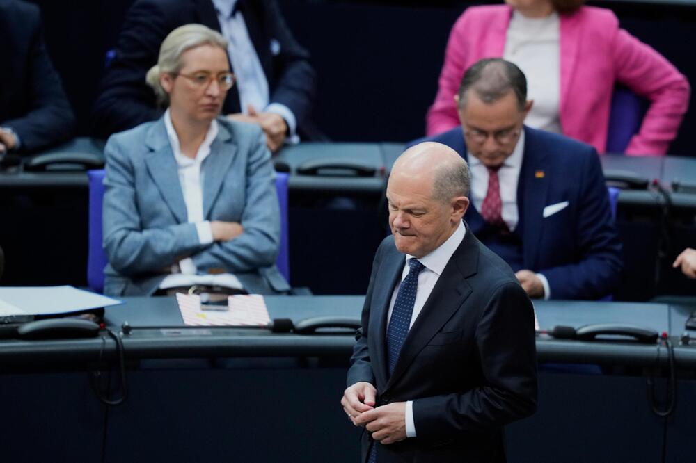 Olaf Scholz (v.) und AfD-Chefin Alice Weidel im Bundestag