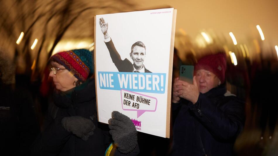 Demonstration "AfD Verbot prüfen - jetzt!"