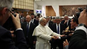 Neuer Papst Leo XIV. gibt erstmals Audienz für Presse