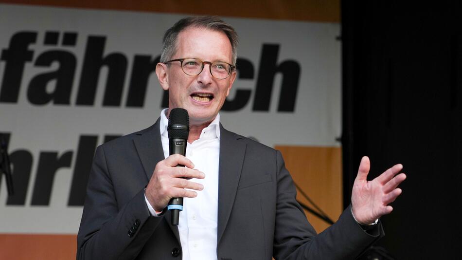 "Gezwungen, ins Gespräch zu kommen": BSW-Politiker rechtfertigt AfD-Kontakte