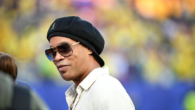 Ronaldo de Assis Moreira, (Ronaldinho Gaúcho)