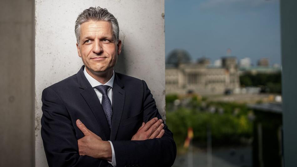Frei vom Kanzleramt