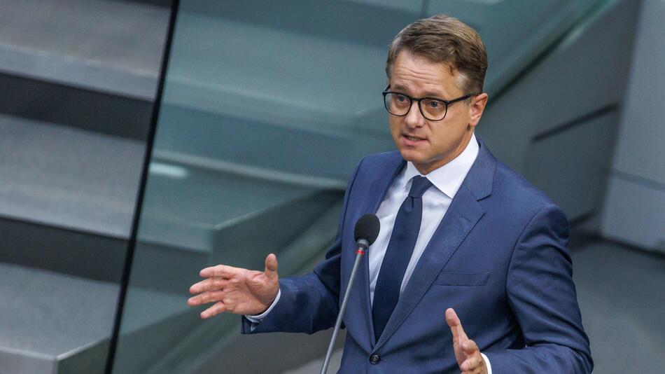 Union und SPD nach langem Ringen einig: Kabinett beschließt Pflegereform