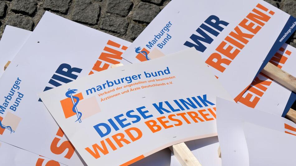 Rund 2.000 bayerische Krankenhausärzte im Warnstreik