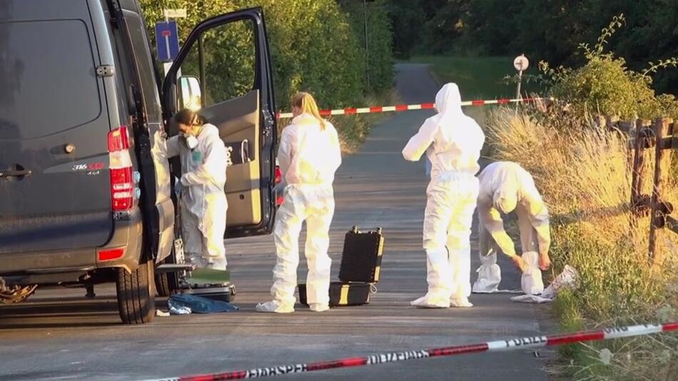 Mann soll Mutter angezündet und getötet haben - Großmutter schwer verletzt