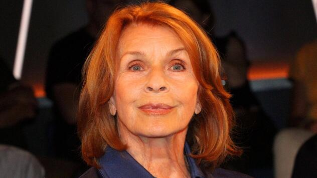 Senta Berger erholt sich gerade von ihrem Oberschenkelbruch in der Reha.
