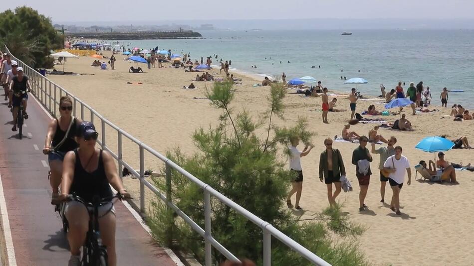 Sommer, Sonne und Strand sind für Urlauberinnen und Urlauber bei zu großer Hitze kein Vergnügen