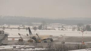 Rund 600 Passagiere übernachten im Flugzeug: Flughafen räumt Fehler ein