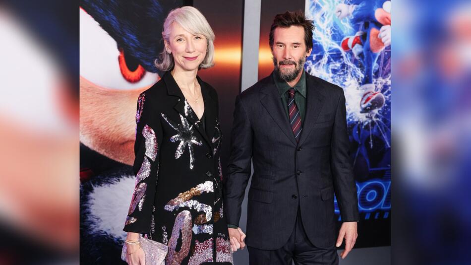 Alaxandra Grant und Keanu Reeves sind seit 2019 offiziell zusammen.