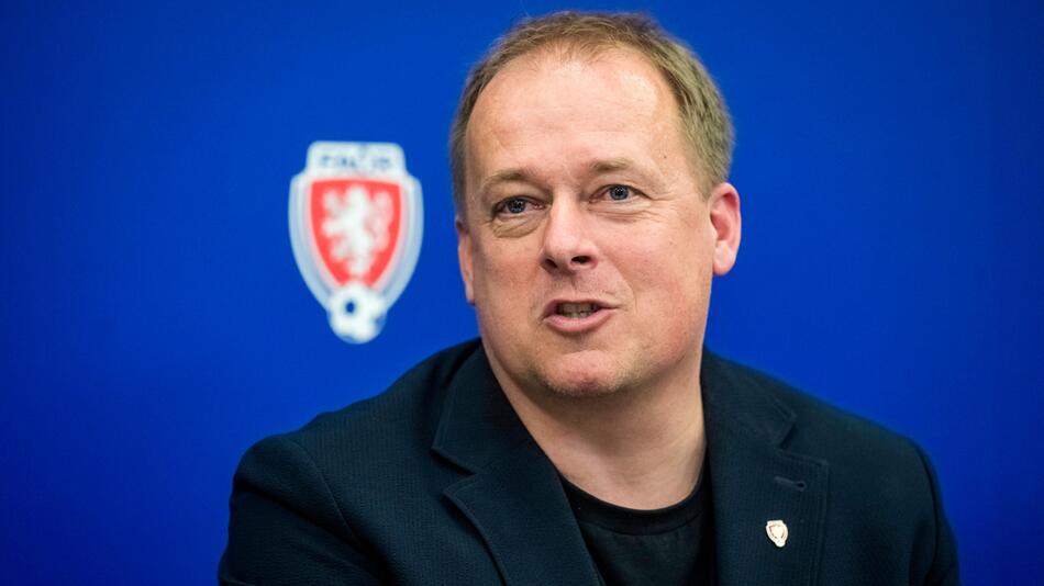 Verbandschef fällt UEFA in den Rücken