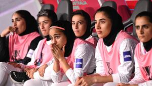 Iran-Krieg - Irans Fußballerinnen