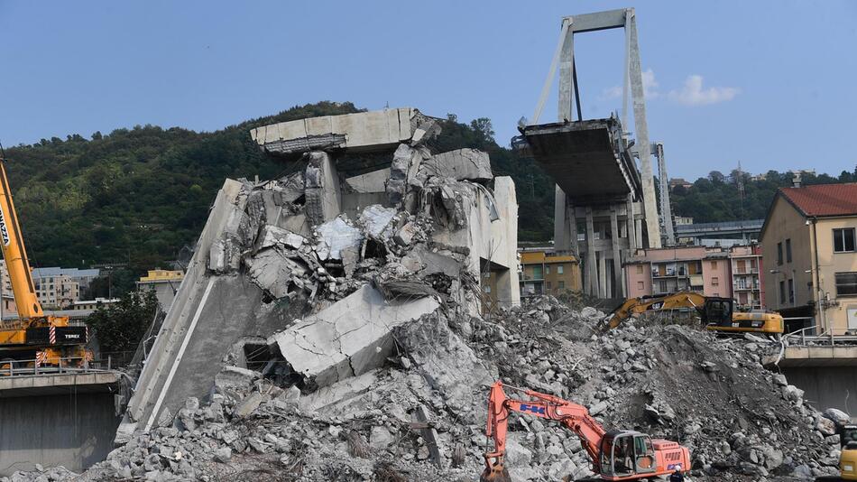 Nach dem Einsturz der Autobahnbrücke in Genua