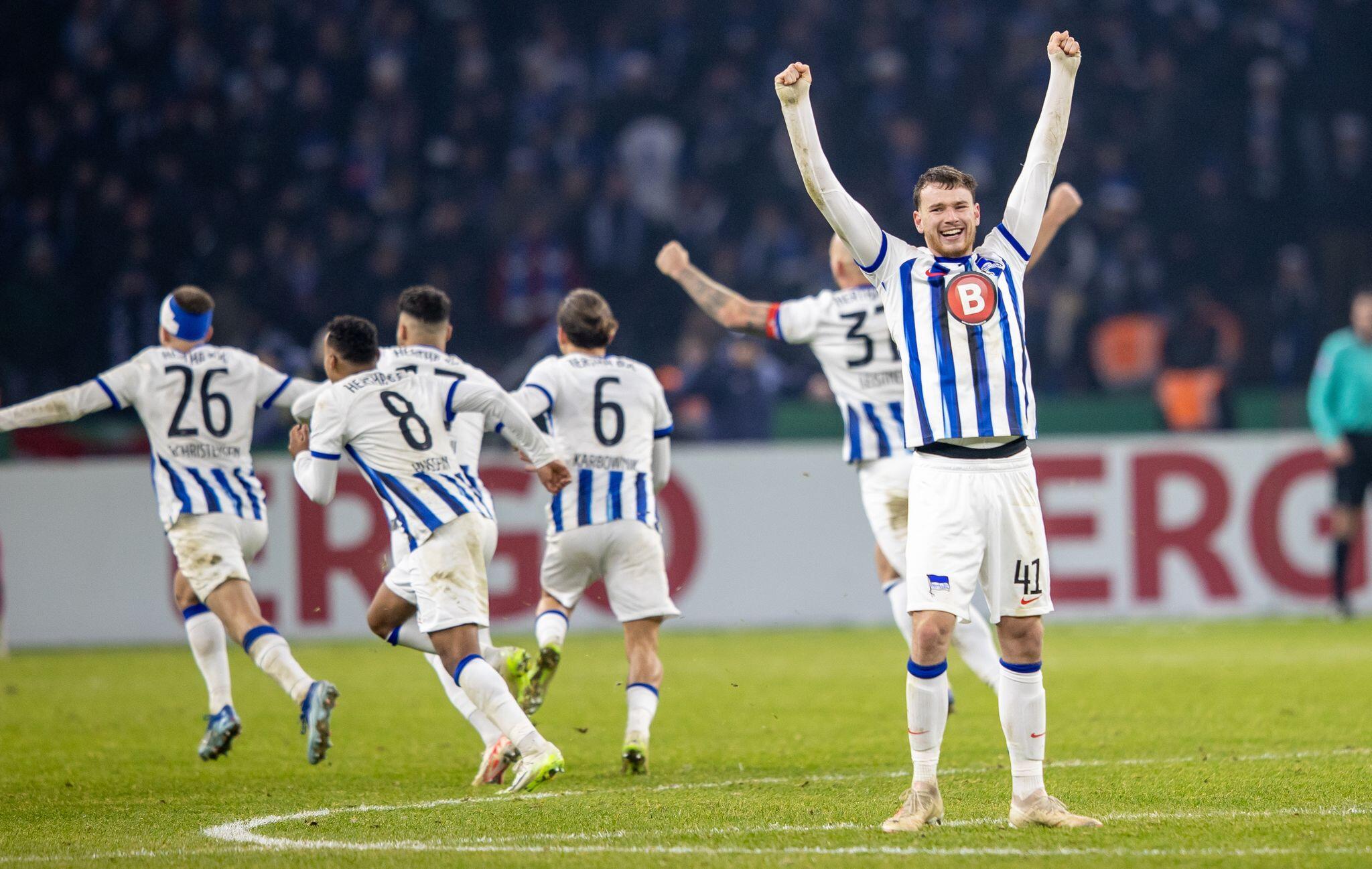 Spektakel In Berlin: Hertha Nach Elfer-Krimi Im Viertelfinale | GMX