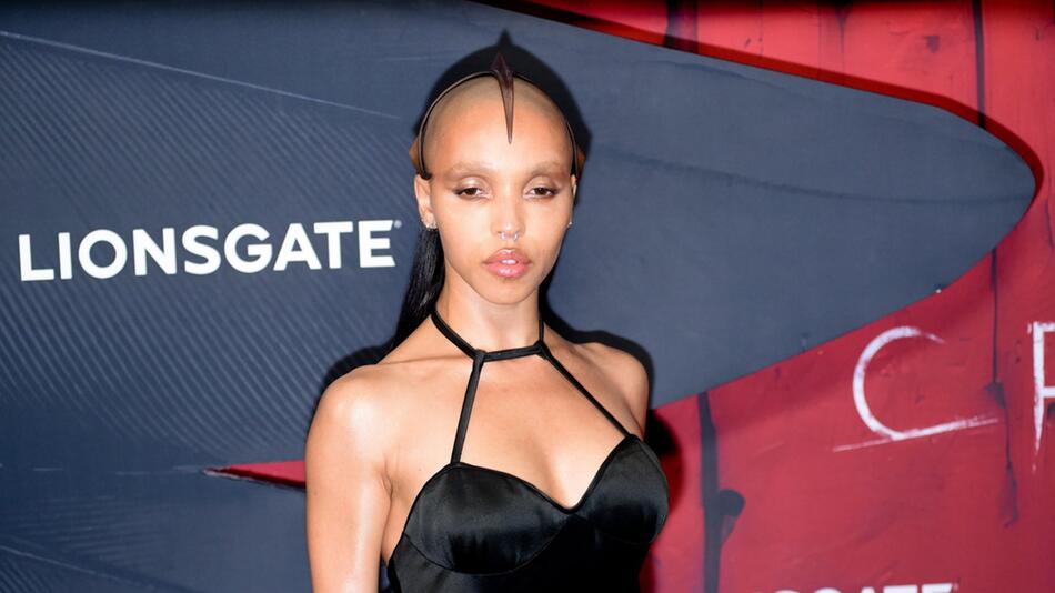 FKA Twigs muss aufgrund von Visa-Problemen mehrere US-Konzerte absagen.