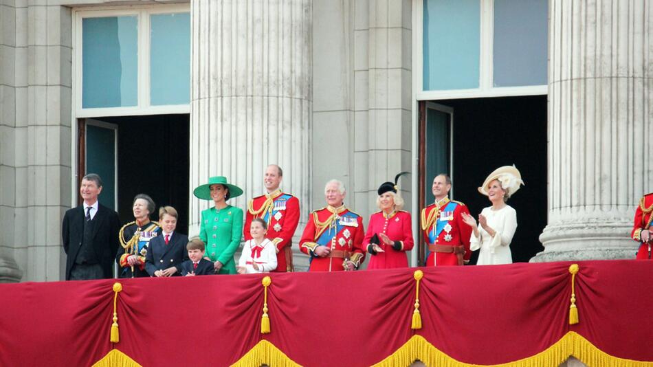 Die Royals auf dem Balkon des Buckingham Palastes.