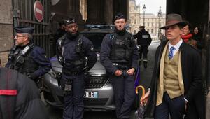 Viraler "Louvre-Detektiv" - Pedro Elias Garzon Delvaux