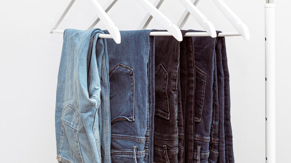 Jeans brauchen besondere Pflege, damit Form und Farbe schön bleiben.
