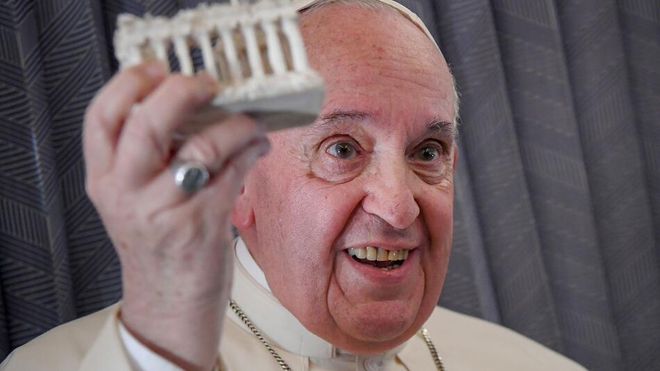Papst Franziskus auf Rückreise nach Rom