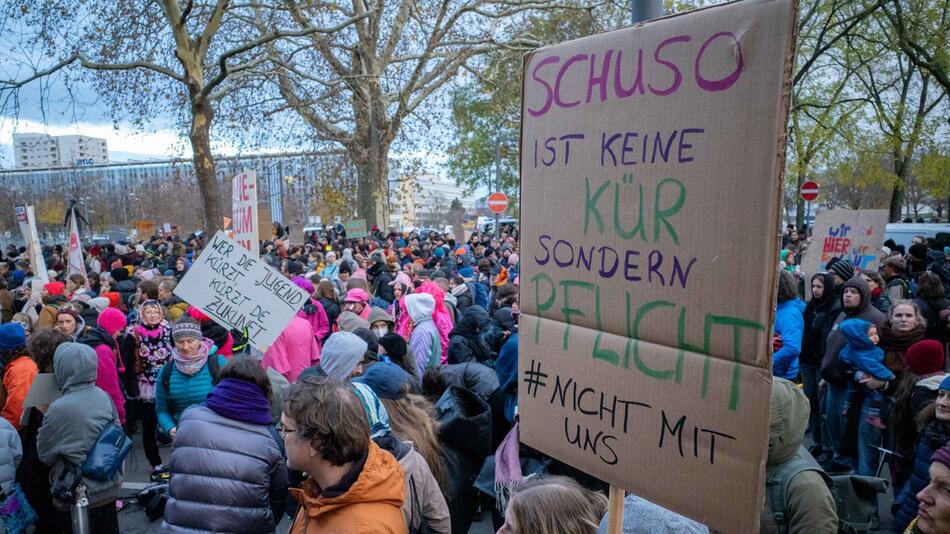 Demo gegen Sozialabbau in Dresden