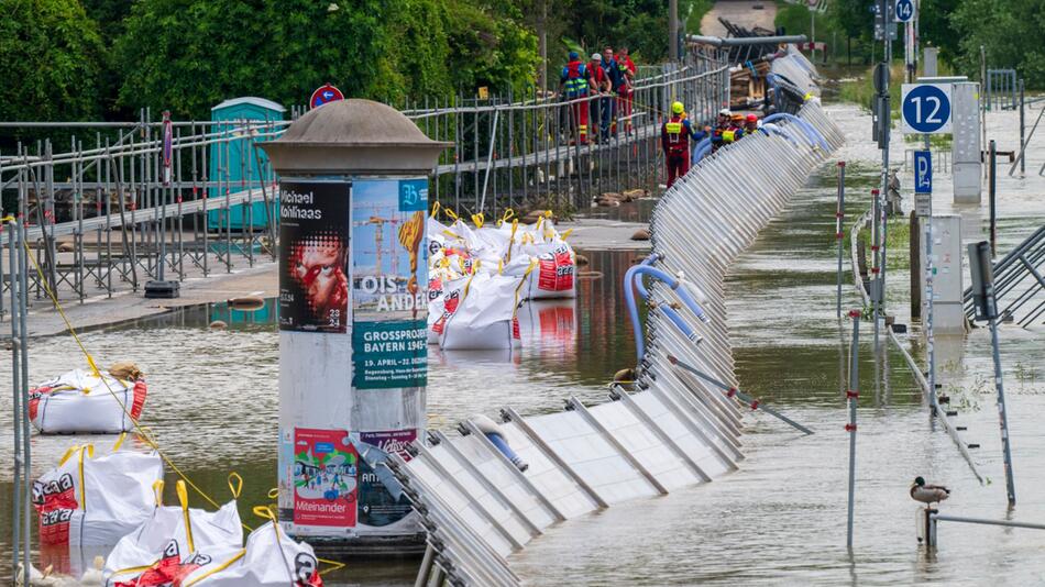 Hochwasserlage in Bayern - Regensburg