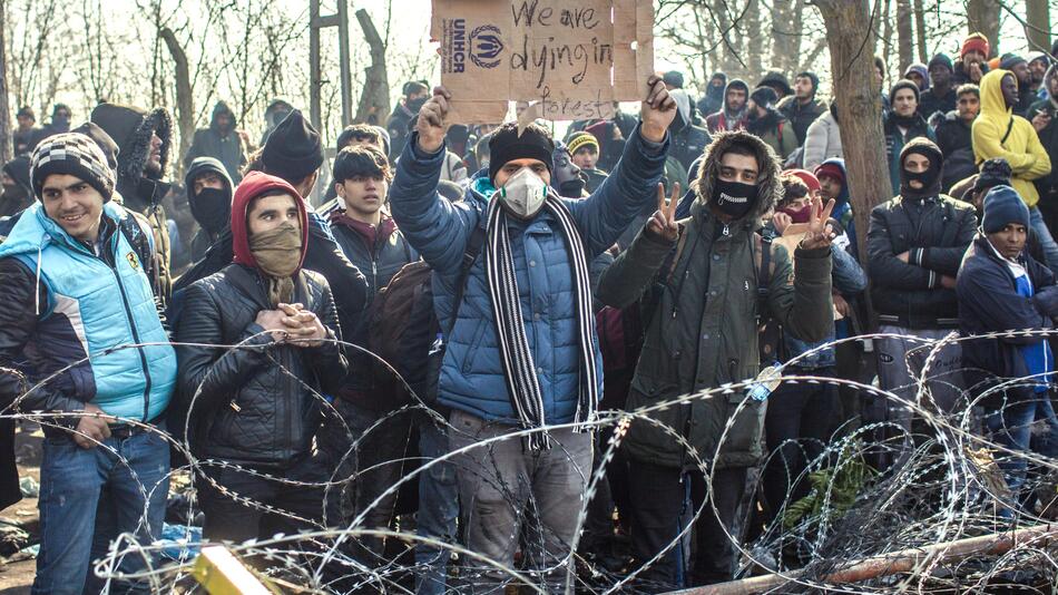 Migranten an geschlossenem türkisch-griechischen Grenzübergang