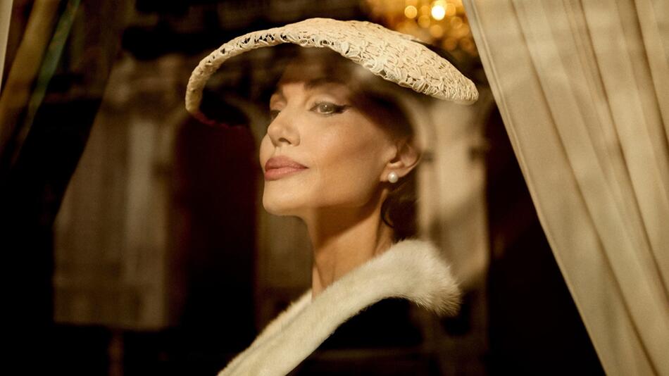 Angelina Jolie wird in "Maria" zu Opernlegende Maria Callas.