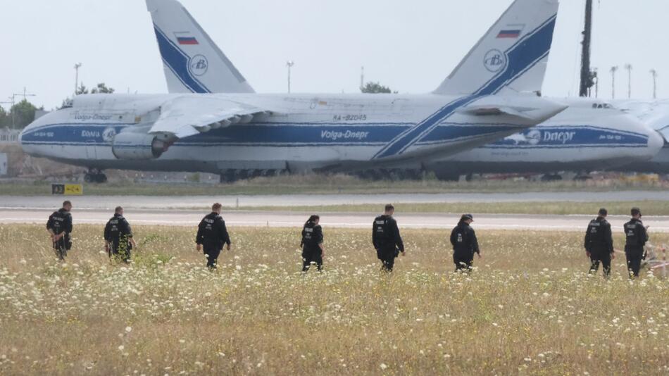 Drohne mit Sprengstoff am Flughafen - War es Russland?