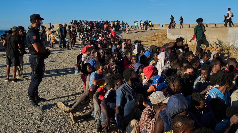 Migrationsexperte Knaus: "Status quo ist für Migranten tödlich"