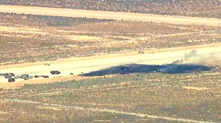 B-52-Bomber stürzt in Kalifornien ab