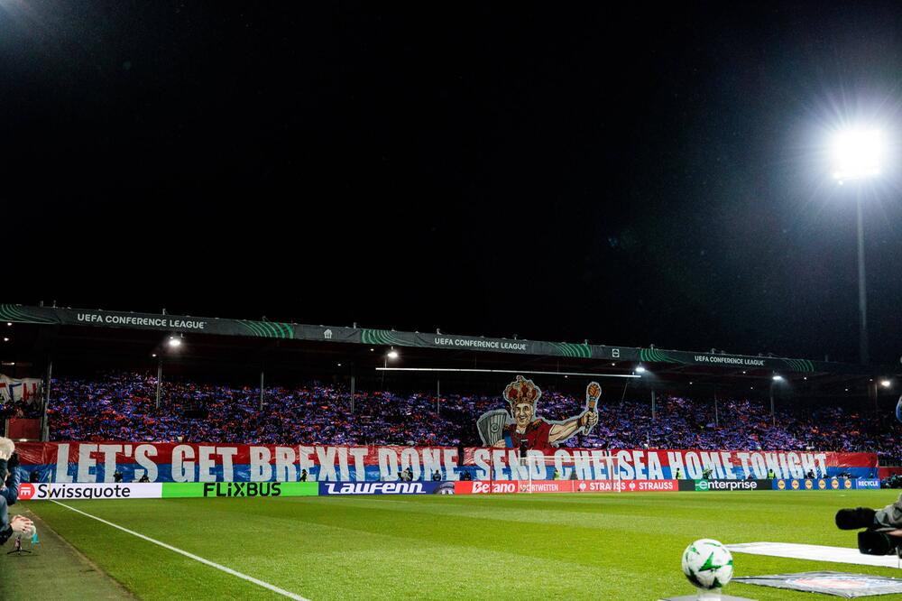 Die Choreo der Heidenheim-Fans beim Heimspiel gegen Chelsea