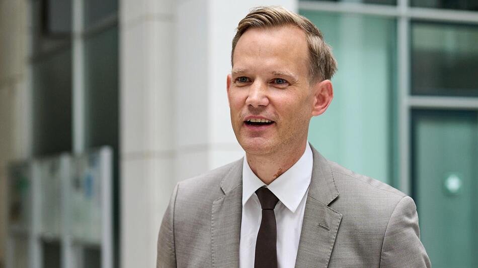Streeck: "Kann kein Argument sein, die Leute süchtig halten zu wollen"