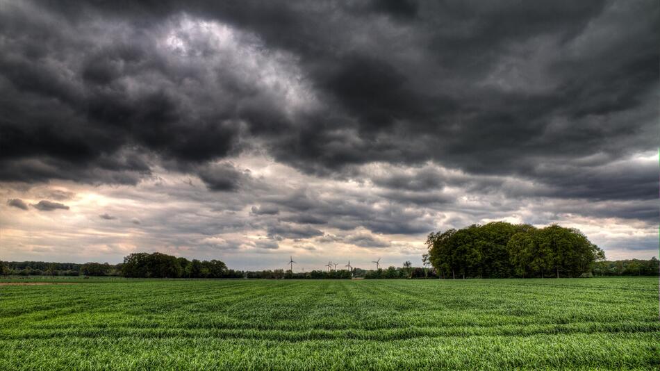 Extreme Hitze bleibt – teils heftige Unwetter erwartet