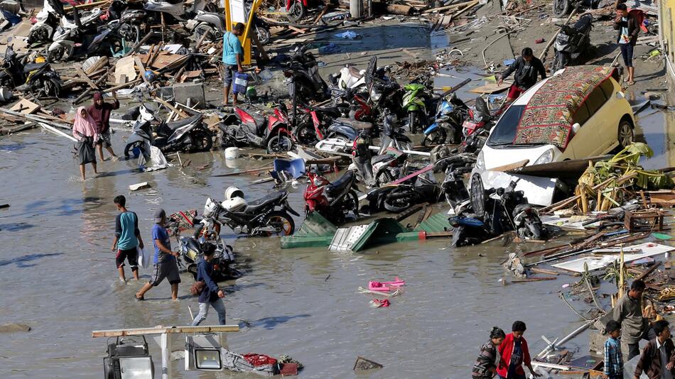 Nach dem Erdbeben und Tsunami in Indonesien