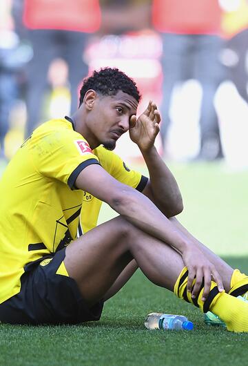 Borussia Dortmunds Sebastien Haller reagiert enttäuscht auf die ausgebliebene Meisterschaft