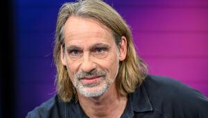 Richard David Precht hat in seinem Podcast offen über die letzte Zeit mit seinem Vater gesprochen.