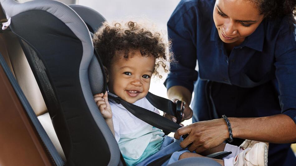 Kindersitz, Babyschale, Auto, Kind, Sicherheit, Reboarder, i-Sitz, Gesundheit. Familie