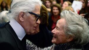 Karl Lagerfeld mit Eliane Heilbronn im Jahr 2013 in Paris.