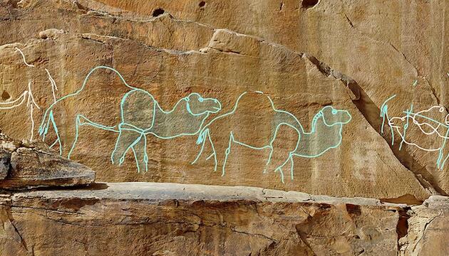 Über 10.000 Jahre alt: Felsbilder in der Wüste