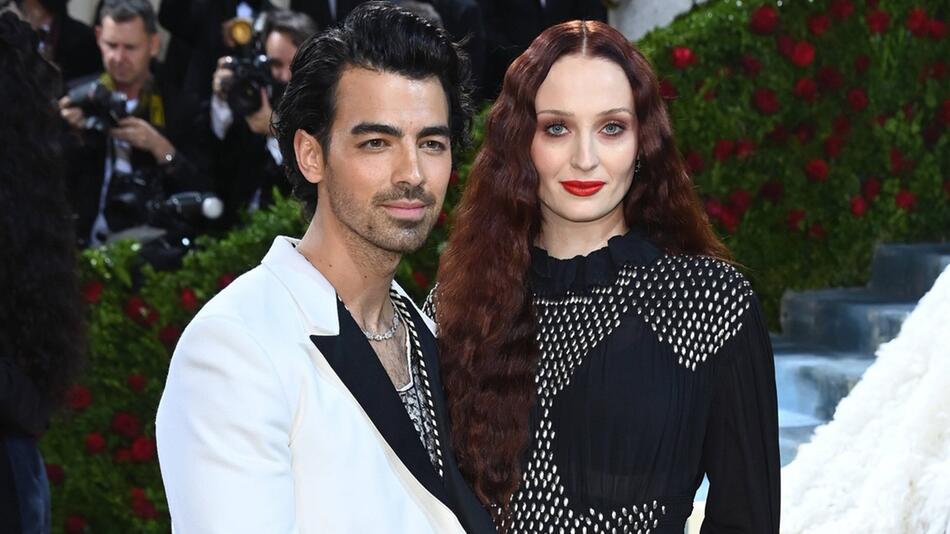 Der Scheidungskrieg zwischen Joe Jonas und Sophie Turner ist beendet.